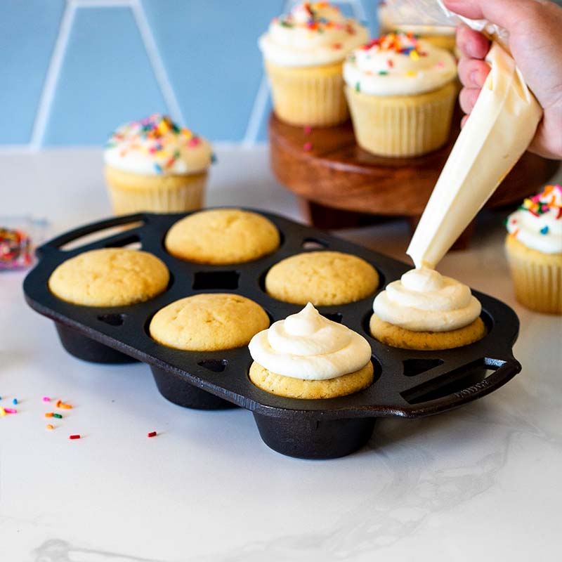 Seasoned Cast Iron Muffin Pan - Image 3